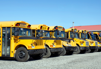 school_bus-parked-by-hot-air-balloons